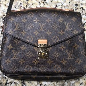 SOLD!!! Louis Vuitton Pochette Metis